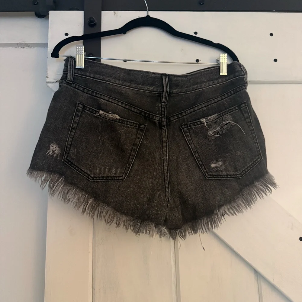 We The Free Black Denim Shorts sz 27 - Picture 2 of 3